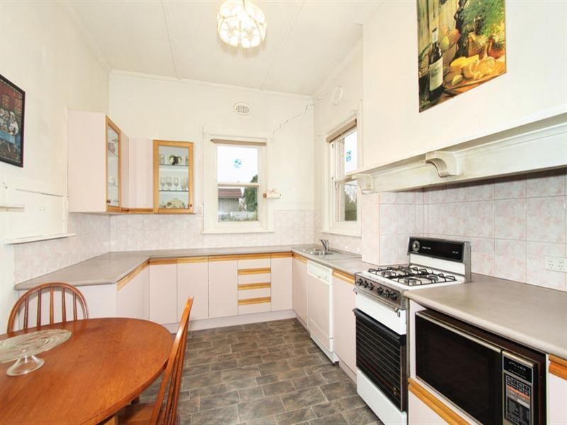 42 Nirvana Avenue, Malvern East VIC 3145