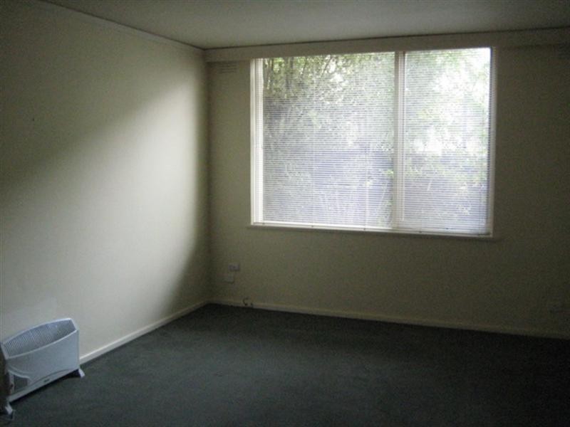 2/13 Holloway Street, Ormond VIC 3204