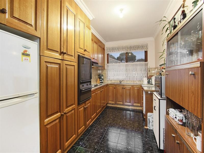 2/5 Coorigil Road, Carnegie VIC 3163