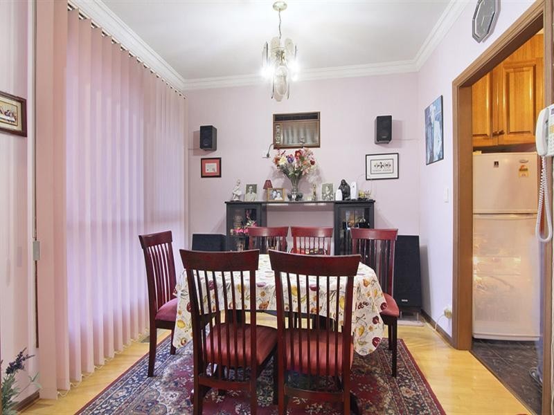 2/5 Coorigil Road, Carnegie VIC 3163