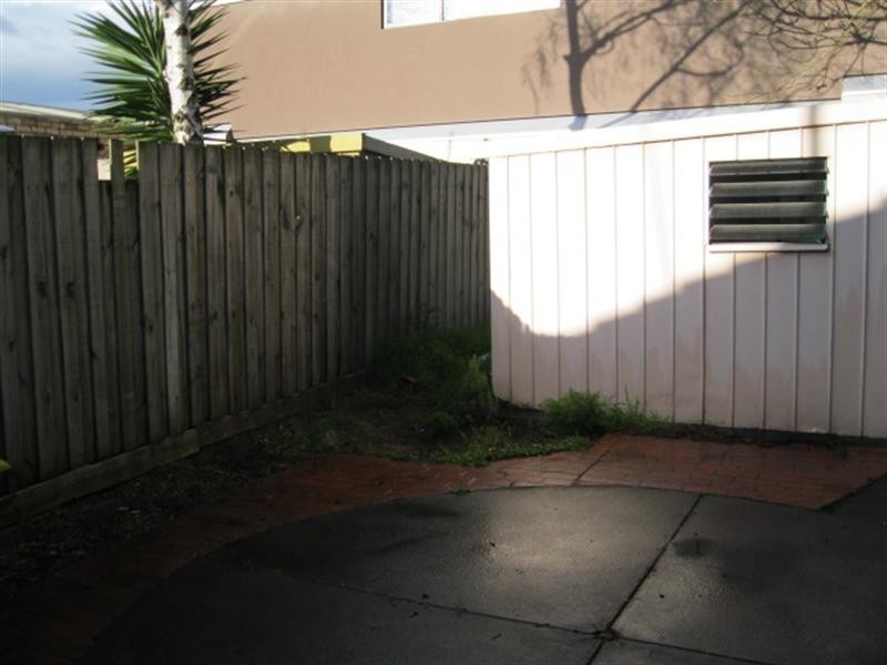 50 Kambrook Road, Caulfield North VIC 3161