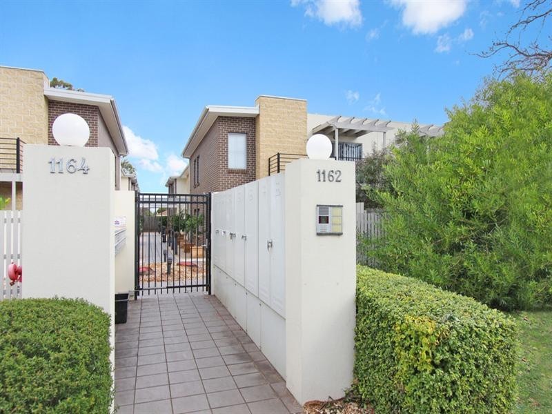 1/1162 Dandenong Road, Carnegie VIC 3163