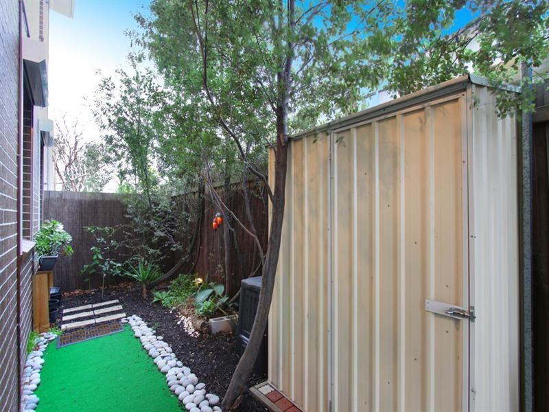 1/1162 Dandenong Road, Carnegie VIC 3163