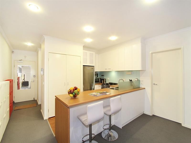 1/1162 Dandenong Road, Carnegie VIC 3163