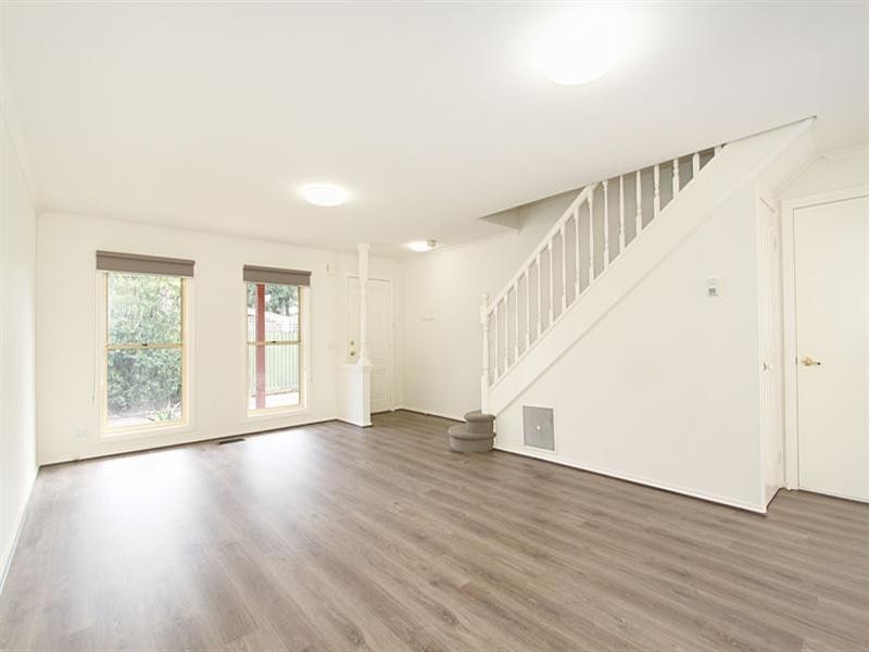 4 Federation Walk, Hughesdale VIC 3166