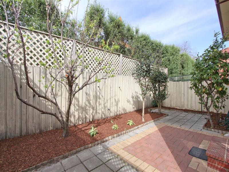 4 Federation Walk, Hughesdale VIC 3166
