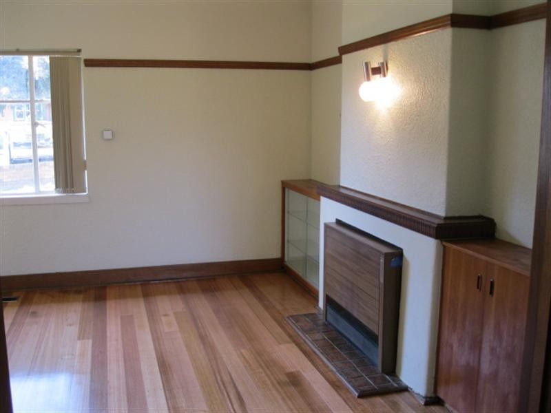 24 Newham Grove, Ormond VIC 3204