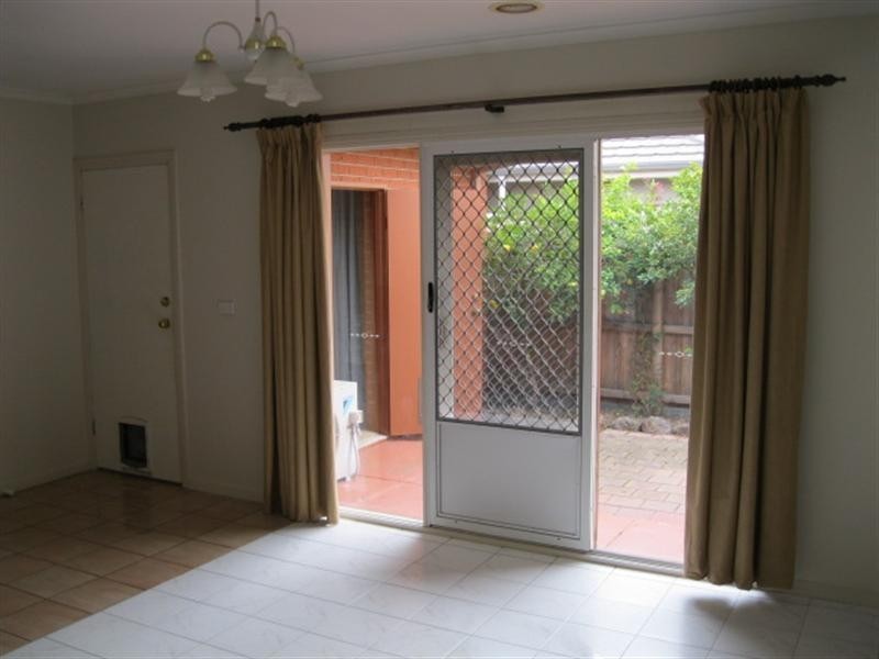 1/1 Paget Street, Hughesdale VIC 3166