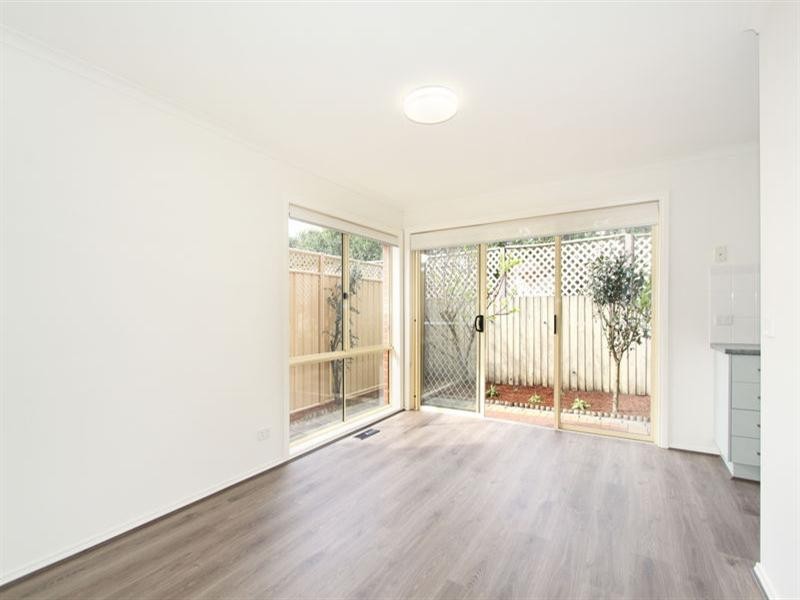 4 Federation Walk, Hughesdale VIC 3166