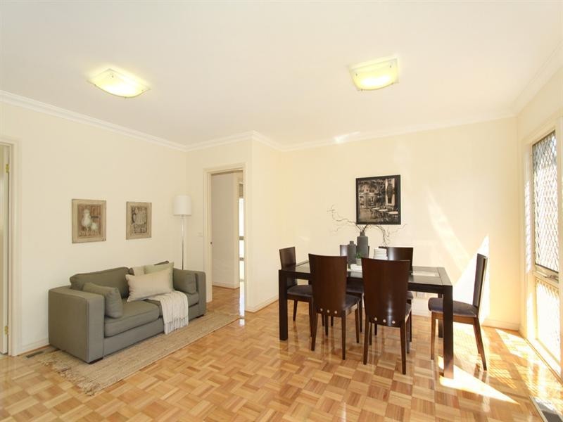 2/114 Truganini Road, Carnegie VIC 3163