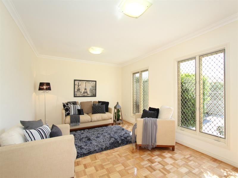 2/114 Truganini Road, Carnegie VIC 3163