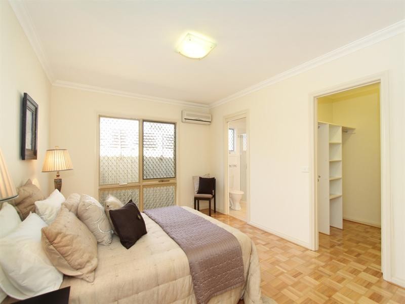 2/114 Truganini Road, Carnegie VIC 3163