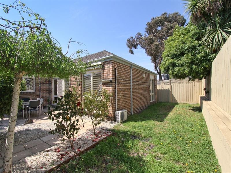 2/114 Truganini Road, Carnegie VIC 3163