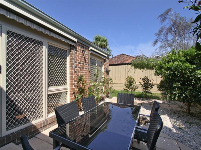2/114 Truganini Road, Carnegie VIC 3163