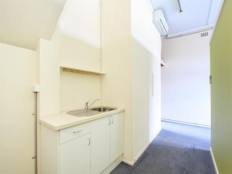 213 McKinnon Road, Mckinnon VIC 3204