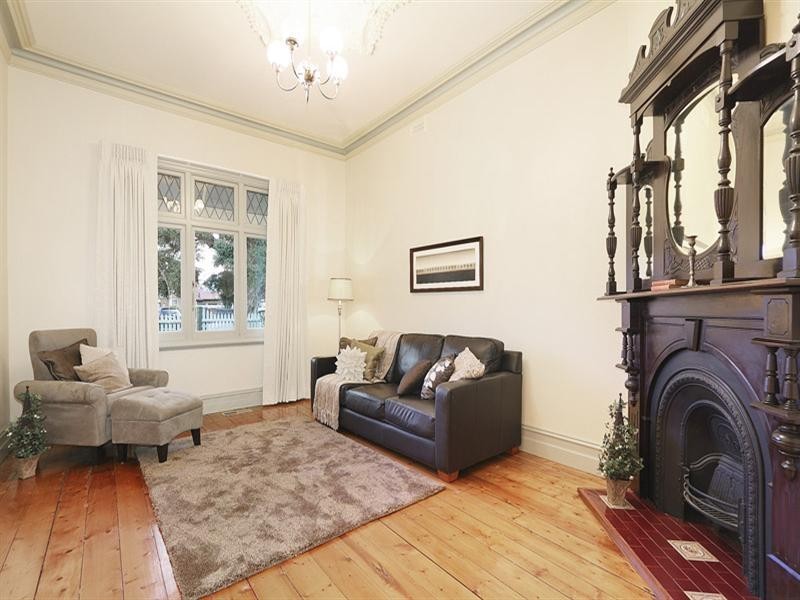 27 Rosstown Road, Carnegie VIC 3163