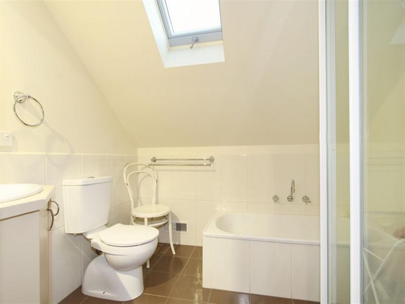 2/4 Weabra Court, Chadstone VIC 3148