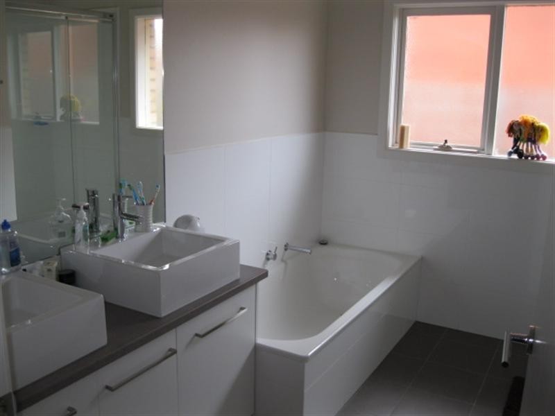 2 Elimatta Road, Carnegie VIC 3163