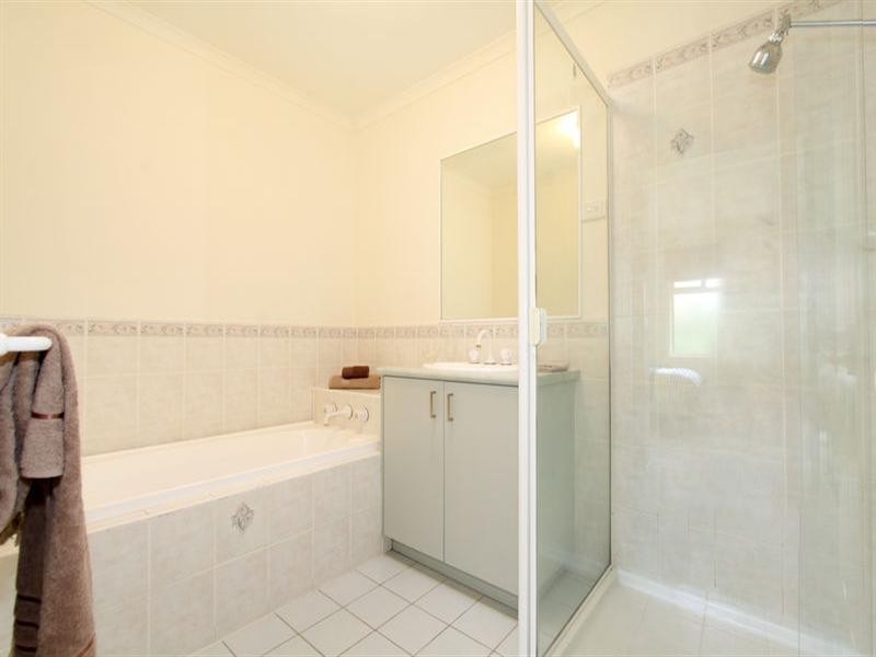 4 Federation Walk, Hughesdale VIC 3166