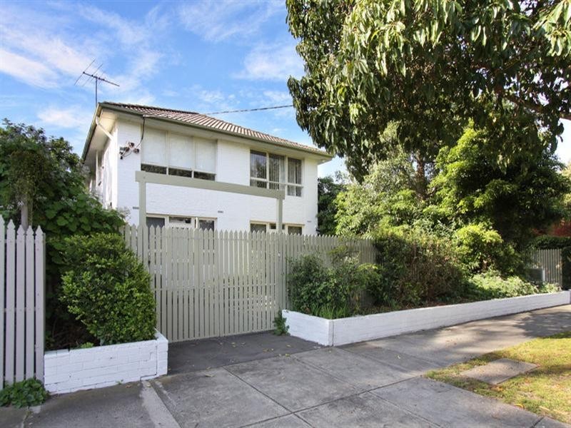 2/2 Tattenham Street, Caulfield East VIC 3145