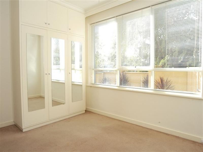 2/9 Wyuna Road, Caulfield North VIC 3161