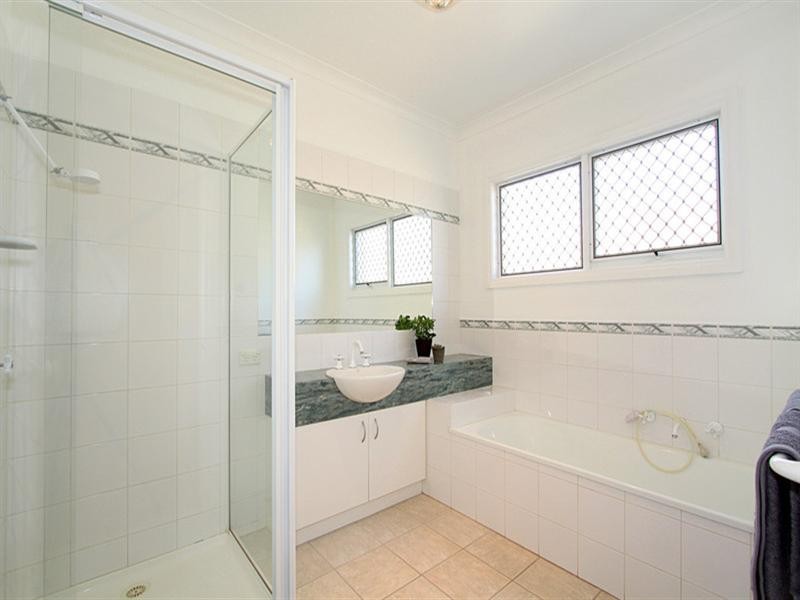 2/114 Truganini Road, Carnegie VIC 3163