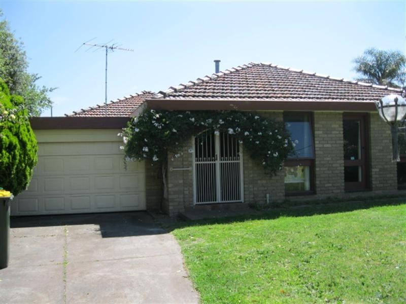 4 Irving Avenue, Murrumbeena VIC 3163