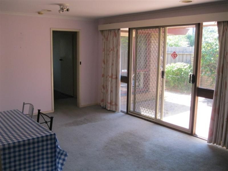 4 Irving Avenue, Murrumbeena VIC 3163