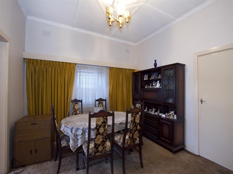 13 Lindsay Avenue, Murrumbeena VIC 3163