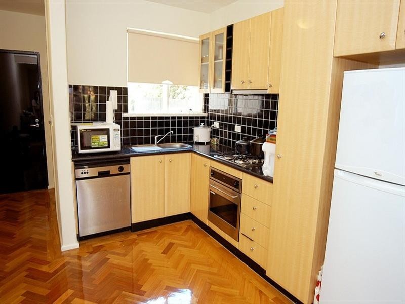 1/369 Neerim Road, Carnegie VIC 3163