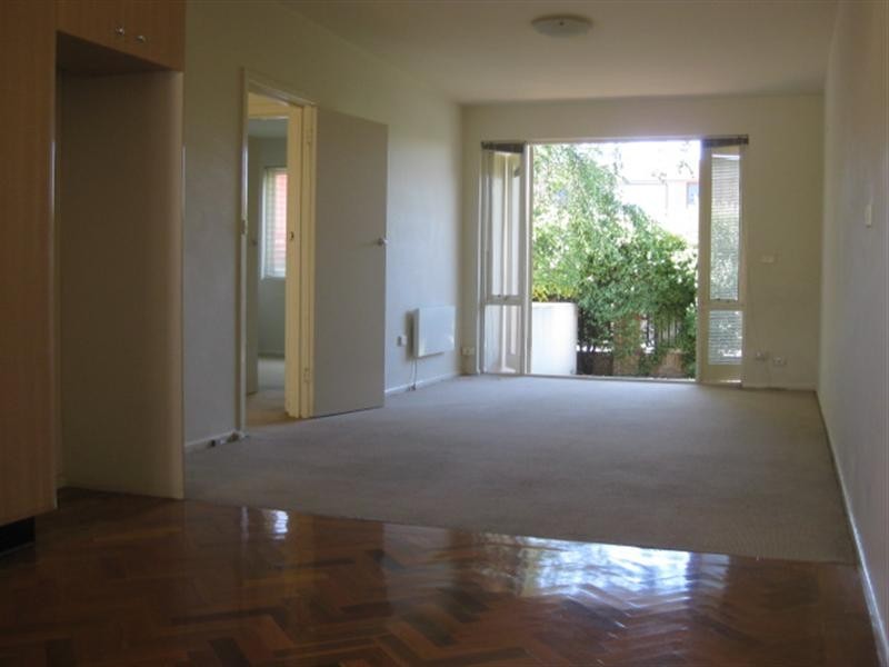 1/369 Neerim Road, Carnegie VIC 3163