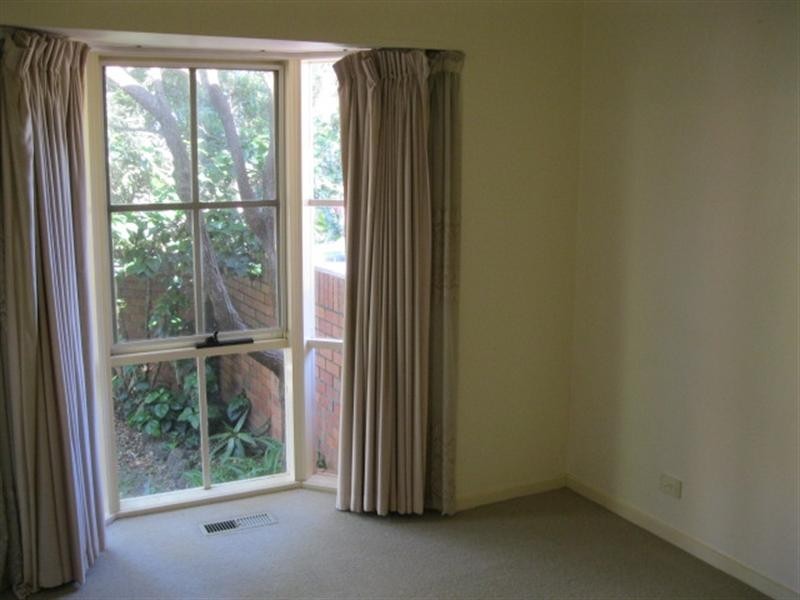 1/5 Wyuna Road, Caulfield North VIC 3161