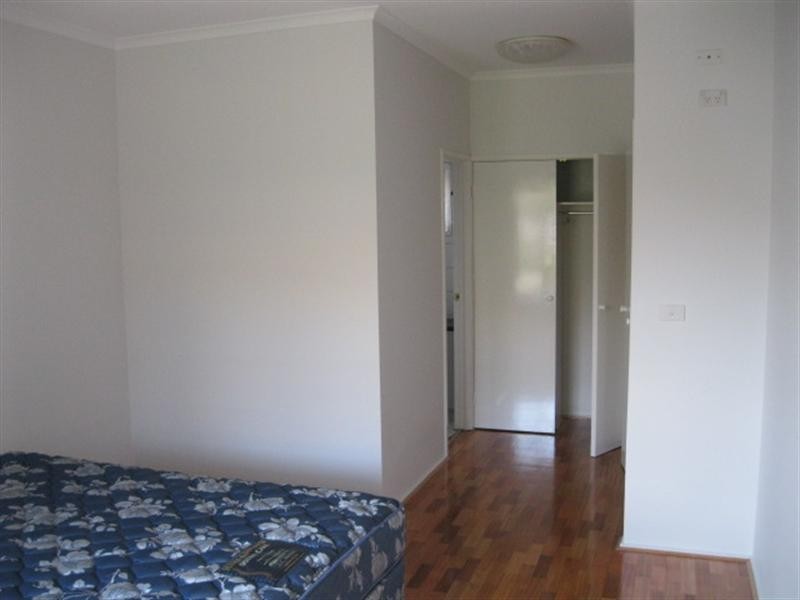 2/2 Porter Road, Carnegie VIC 3163