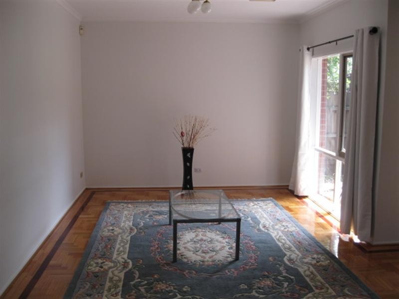 2/2 Porter Road, Carnegie VIC 3163