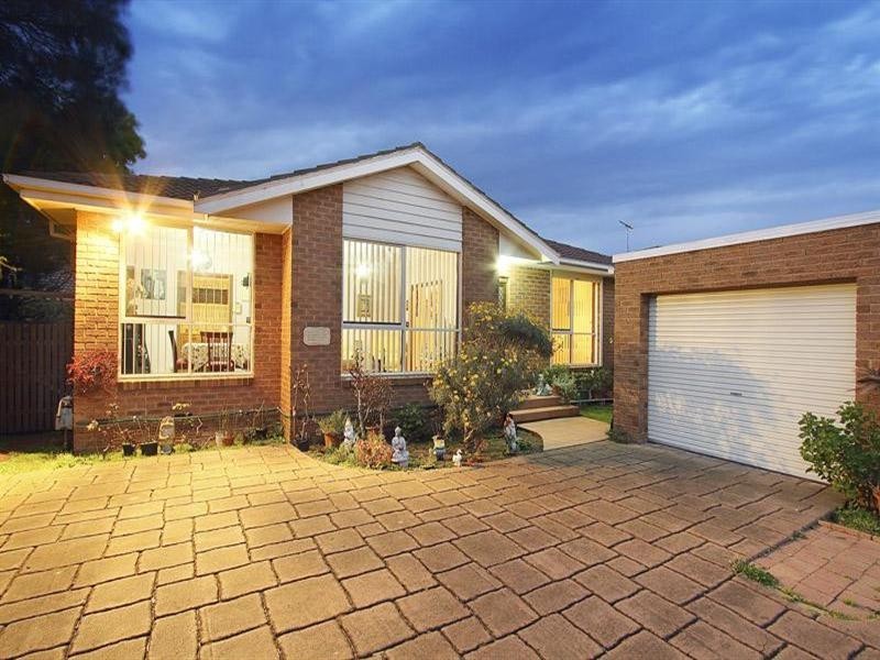2/5 Coorigil Road, Carnegie VIC 3163