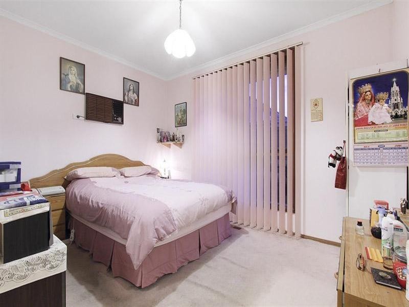 2/5 Coorigil Road, Carnegie VIC 3163