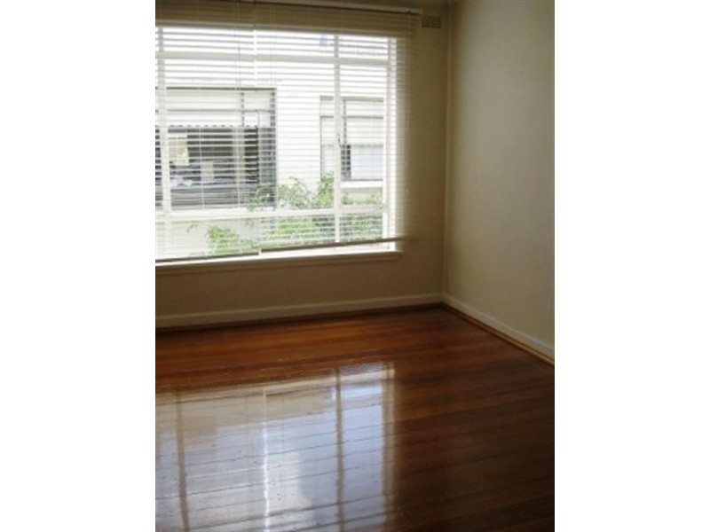 8/30 Balaclava Road, St Kilda East VIC 3183