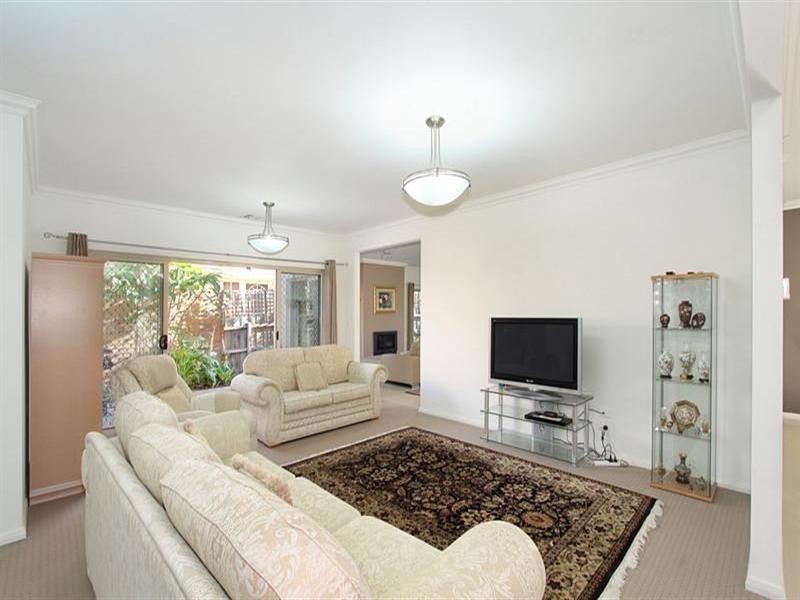 2/34 Turner Avenue, Glen Huntly VIC 3163