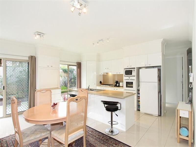 2/34 Turner Avenue, Glen Huntly VIC 3163