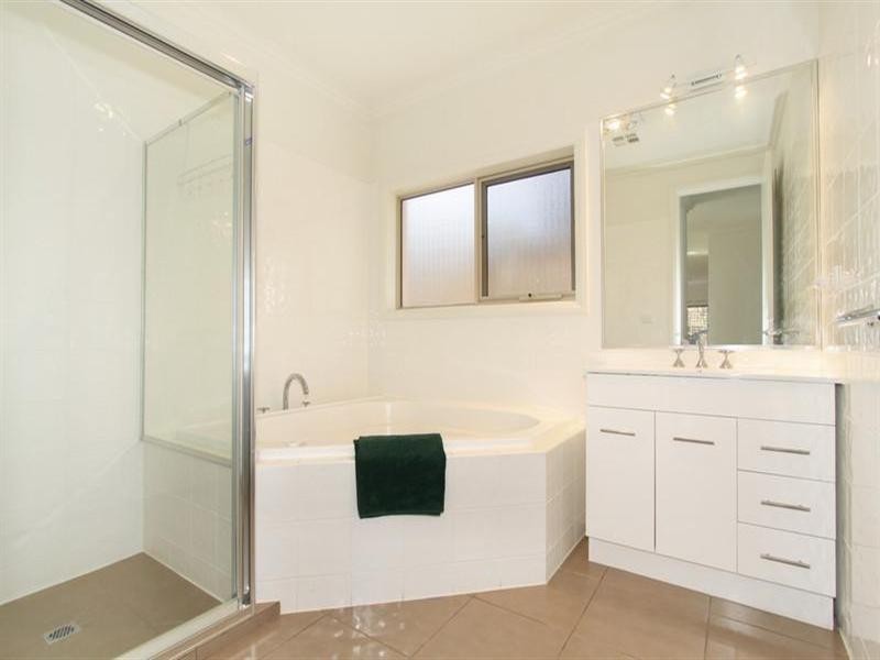 2/34 Turner Avenue, Glen Huntly VIC 3163