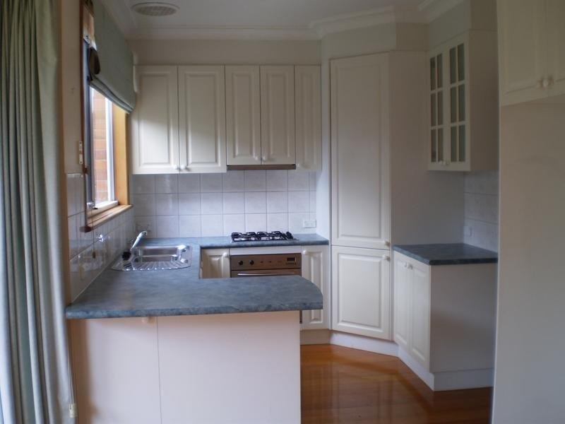 2/8 Bletchley Road, Hughesdale VIC 3166