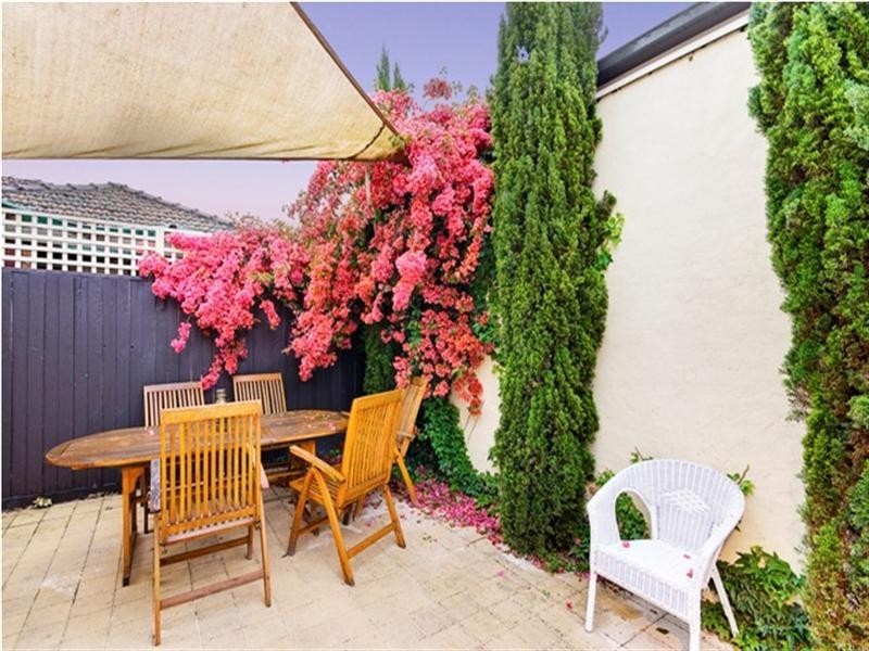 19 COSY GUM ROAD,, Carnegie VIC 3163