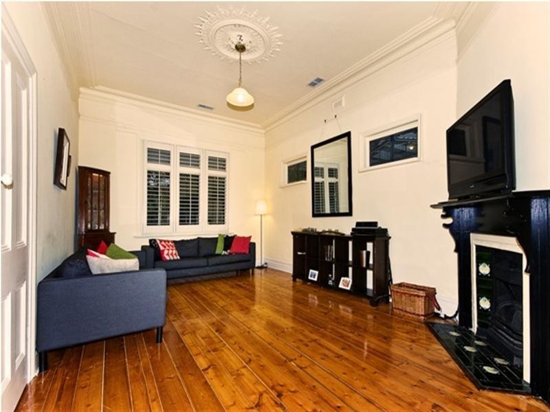 19 COSY GUM ROAD,, Carnegie VIC 3163