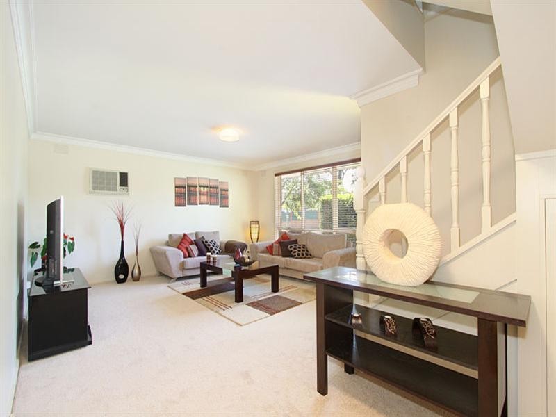 1/32 Hawthorn Road, Burwood East VIC 3151