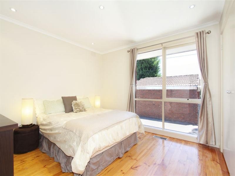 1/32 Hawthorn Road, Burwood East VIC 3151