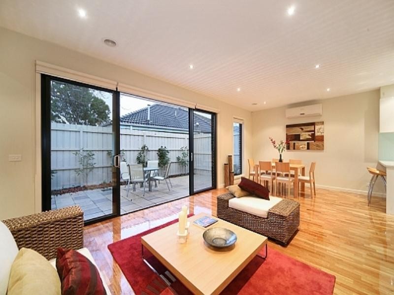 2/3 Moor Street, Bentleigh East VIC 3165