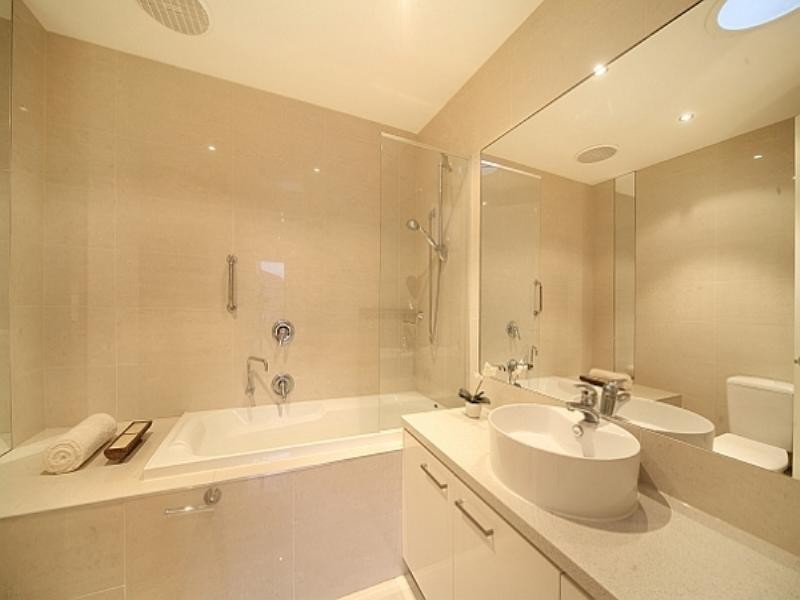 2/3 Moor Street, Bentleigh East VIC 3165