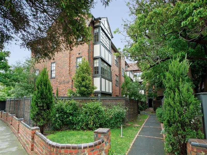 15/17 Charnwood Grove, St Kilda VIC 3182