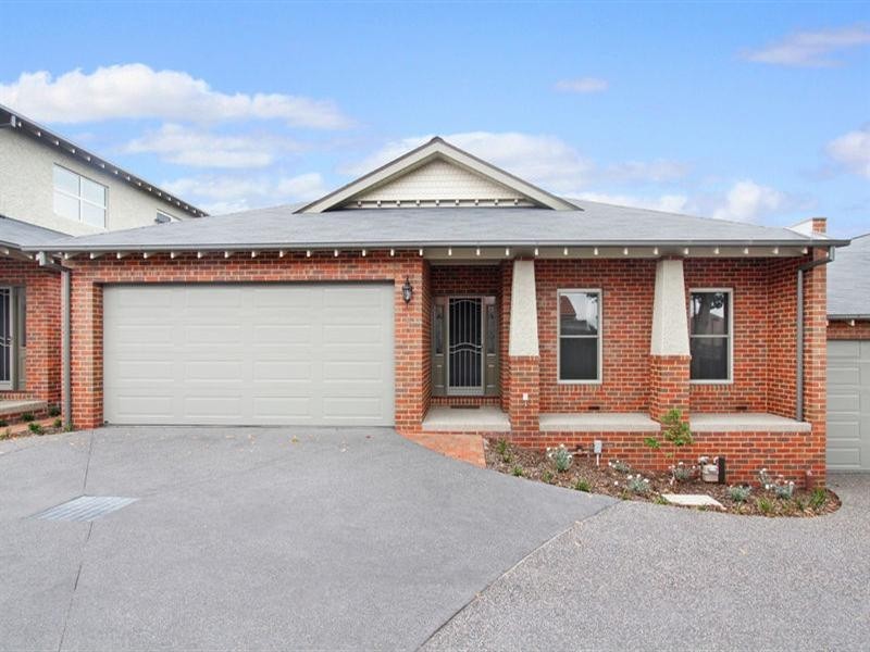 4/10 Omama Road, Murrumbeena VIC 3163