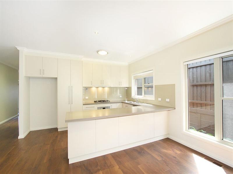 4/10 Omama Road, Murrumbeena VIC 3163